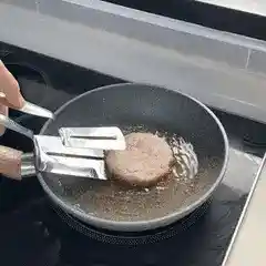 3-in-1 Cooking Clamp in action