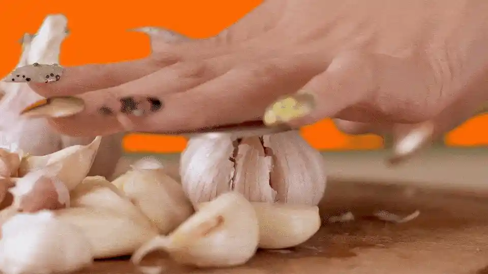 Garlic Crusher in Action