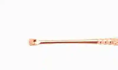 Smooth and polished ear pick tool